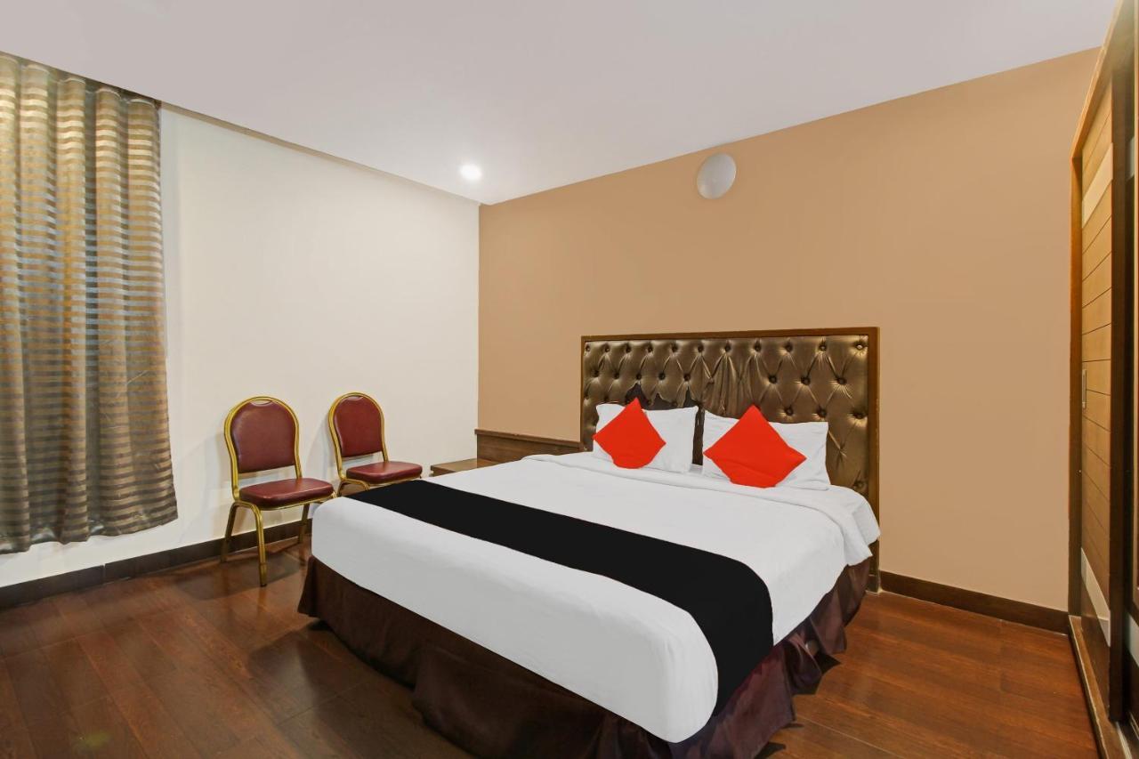 Collection O 82357 Hotel Surabhi Pride Trimulgherry Екстериор снимка