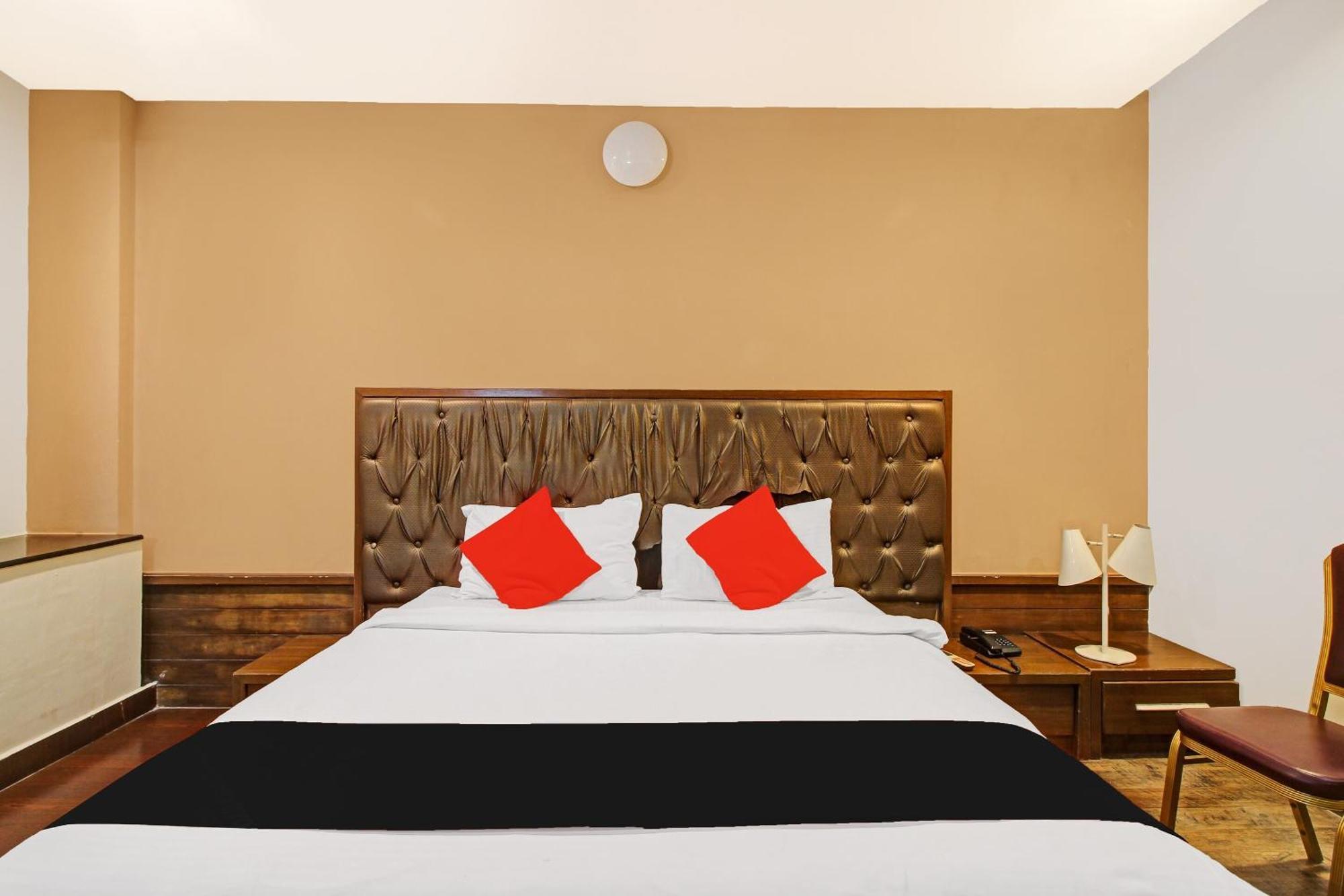 Collection O 82357 Hotel Surabhi Pride Trimulgherry Екстериор снимка